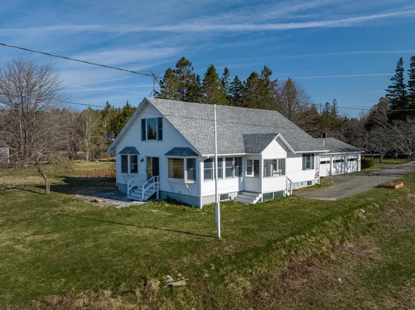 502 Reach Road, Sedgwick, ME 04673