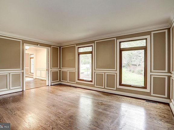 4th image of 5829 Wessex Ln