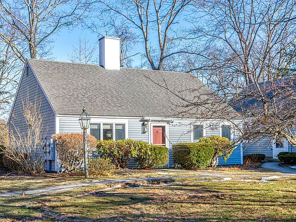 2nd image of 15 Oakview Drive #15