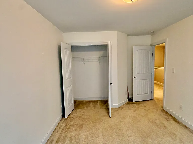 102 Harvest Oaks Ln — Photo 8