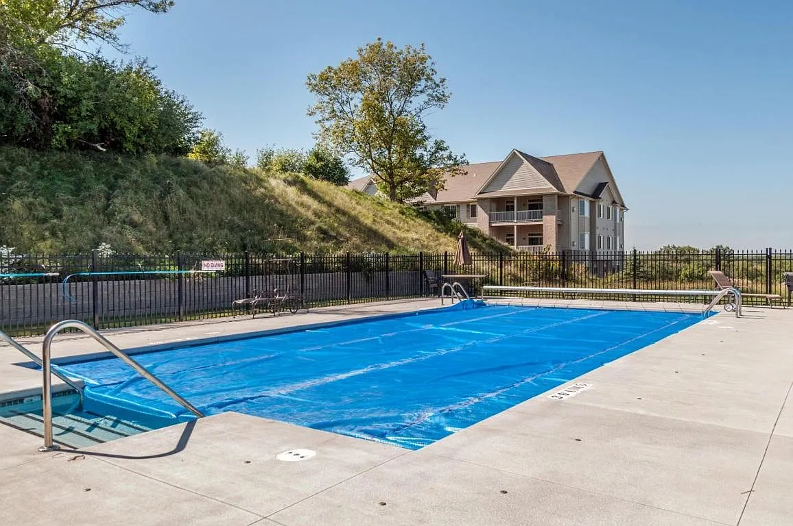 Pool_01192018 - 173 N Lapham St #104