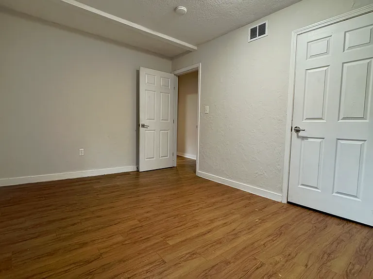 1209 N Roberson St #1 — Photo 9