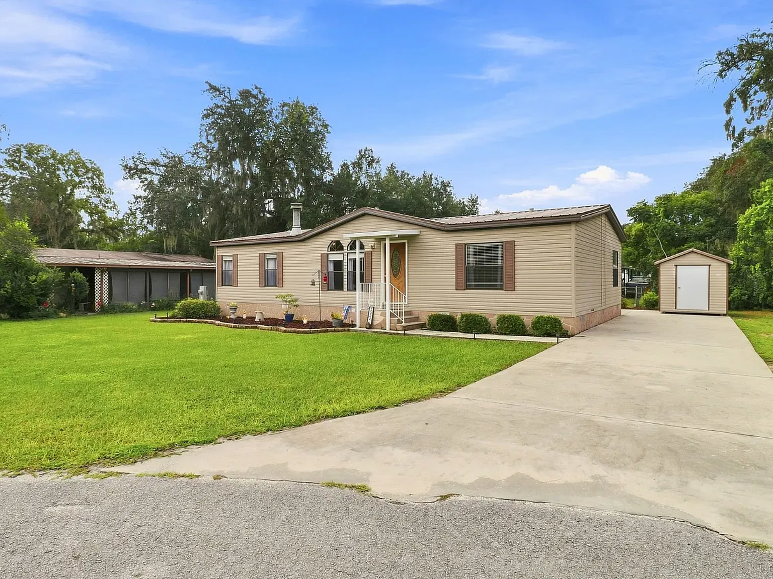 3 bed, 1350 sqft, $1,600 — Photo 2