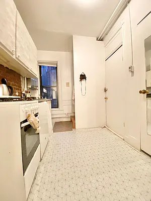 Rented by Keller Williams NYC | media 23