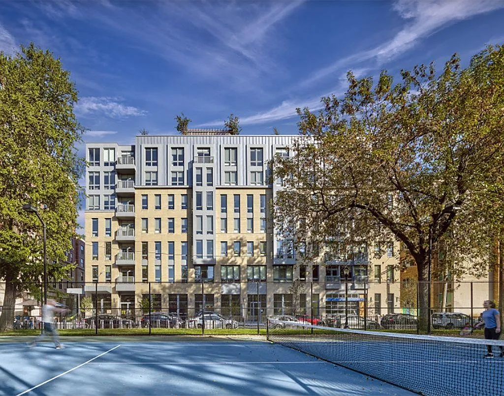Park Francis — Photo 1