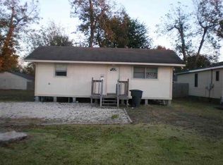 6160 Capitol St, Groves, TX 77619