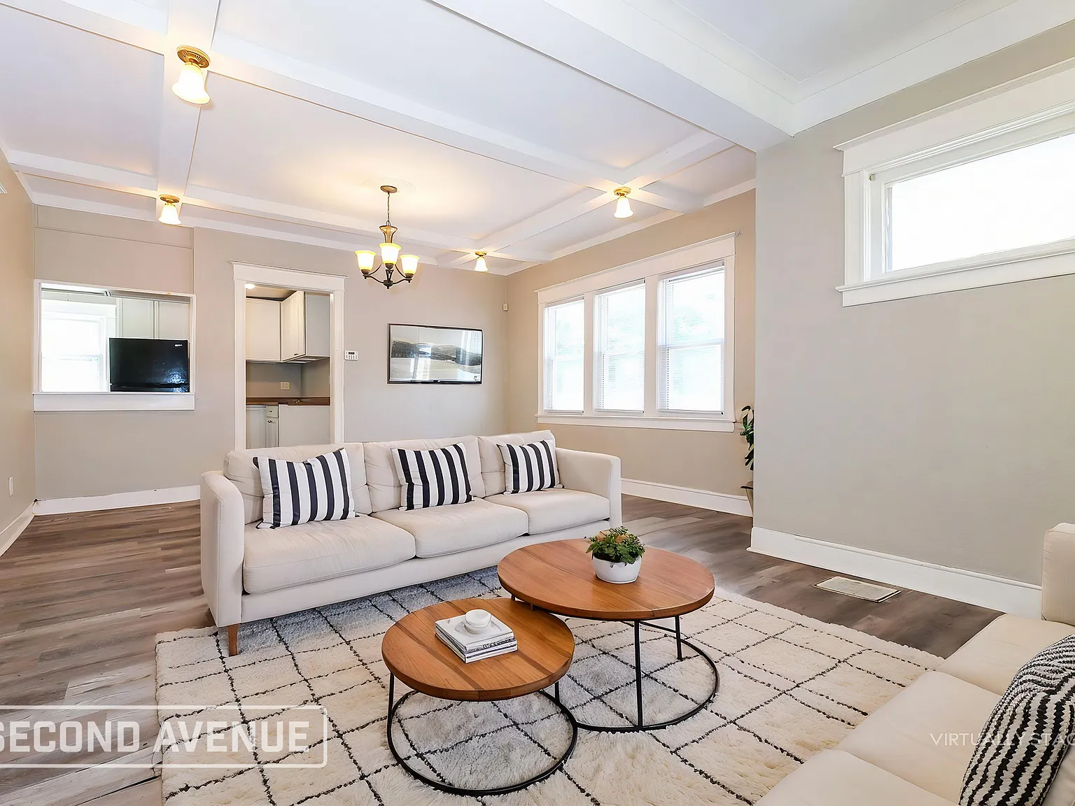 6 bed, 2.0 bath, 2872 sqft, $1,650 — Photo 2