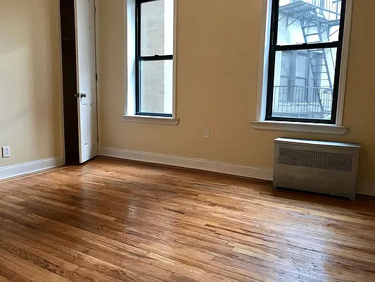 Rented by Lang Realty LLC | media 8