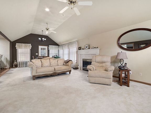 5th image of 107 Lakeview Dr