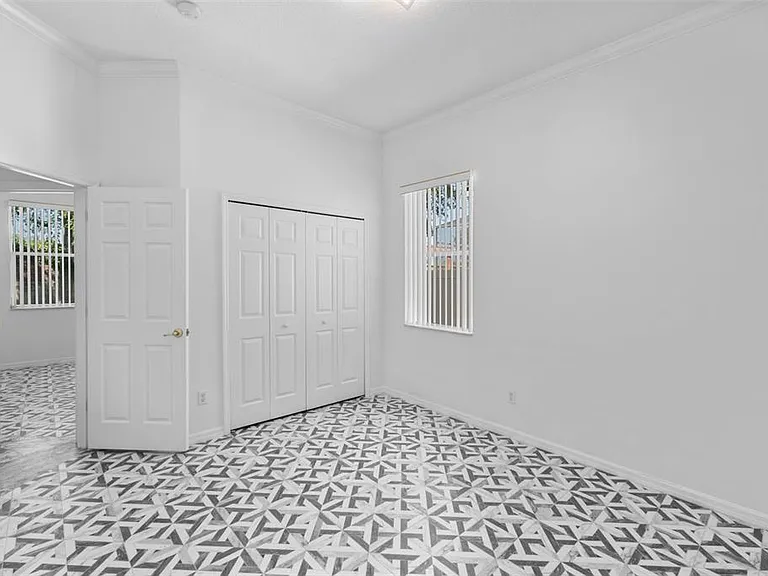 13121 Zori Ln — Photo 10