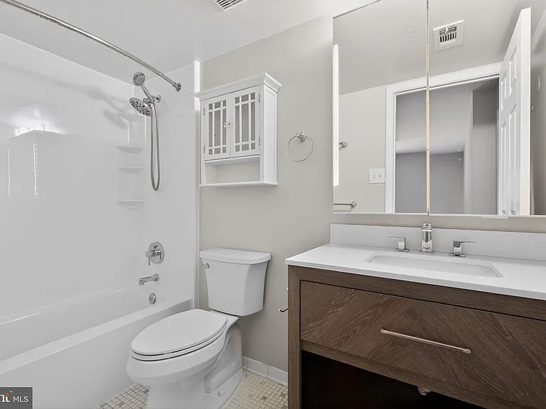 Clubhouse Dr SW — Photo 8