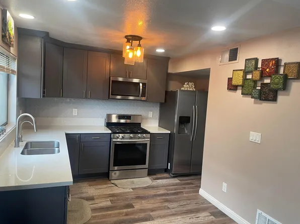 8384 Summerdale Rd, San Diego, CA 92126