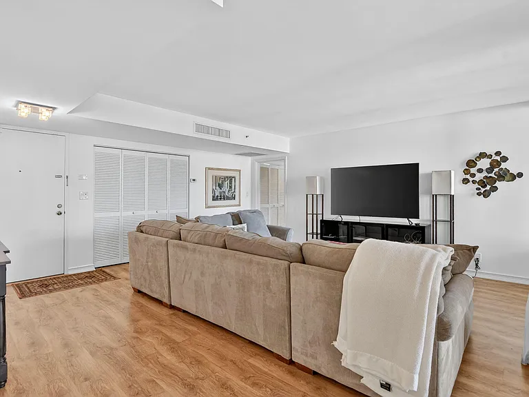 120 SE 5th Ave #520 — Photo 8