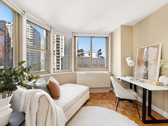 3rd image of 30 W 63rd St APT 15L