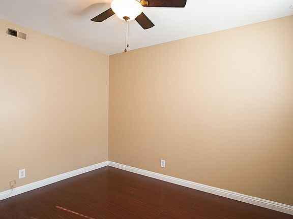 5th image of 1601 Greencastle Ave APT E