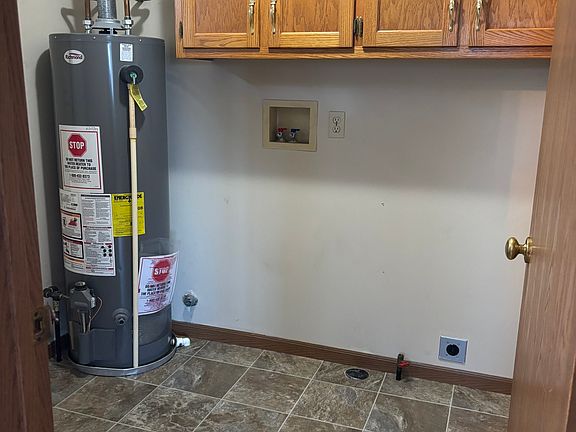 5th image of 520 E Division St