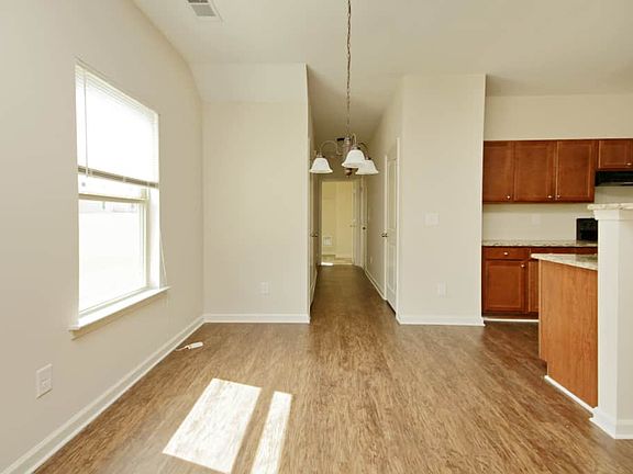 5th image of 4221 Oak Field Dr