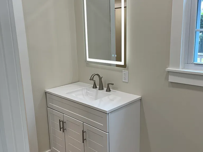 404 Winston St — Photo 11