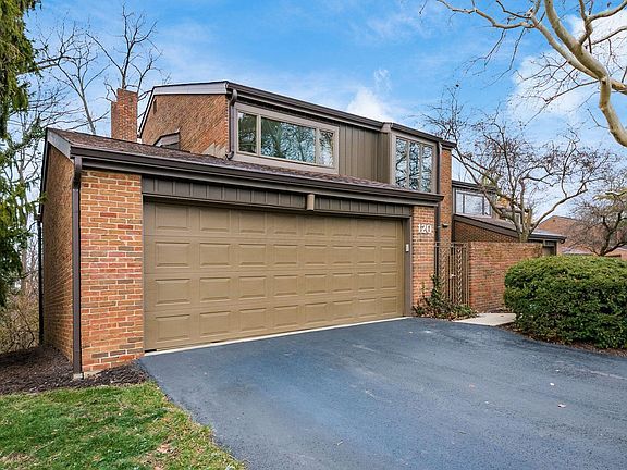 2nd image of 120 Glen Cir