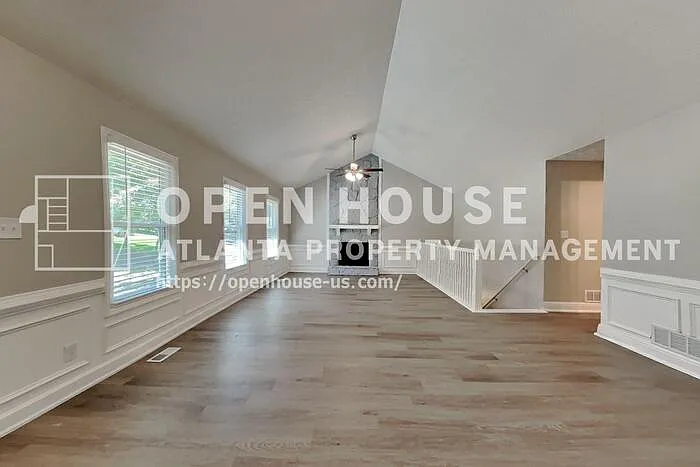 3 bed, 3.0 bath, 2111 sqft, $2,350 — Photo 3