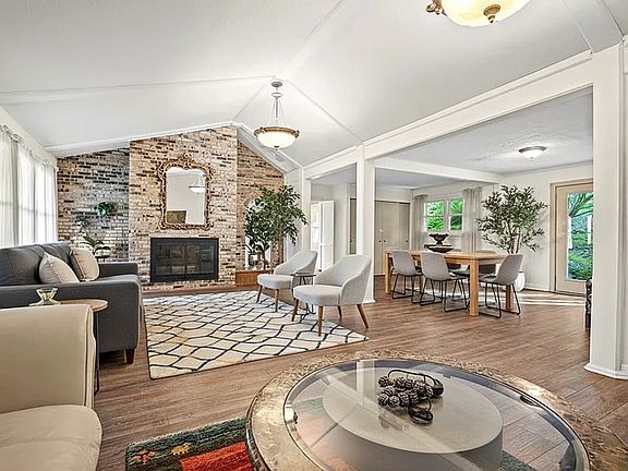 3rd image of 41 Lake Ridge Dr