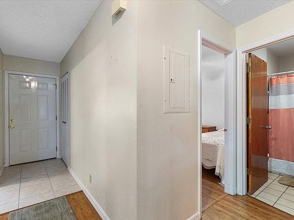4th image of 872 Dow Ln