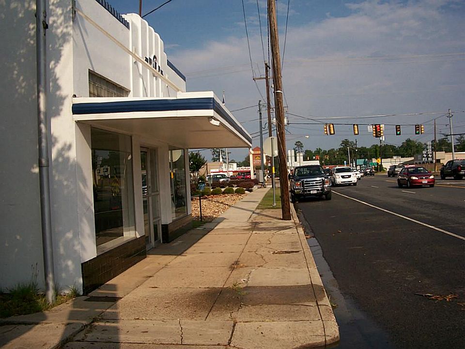 1st image of 115 E Houston St
