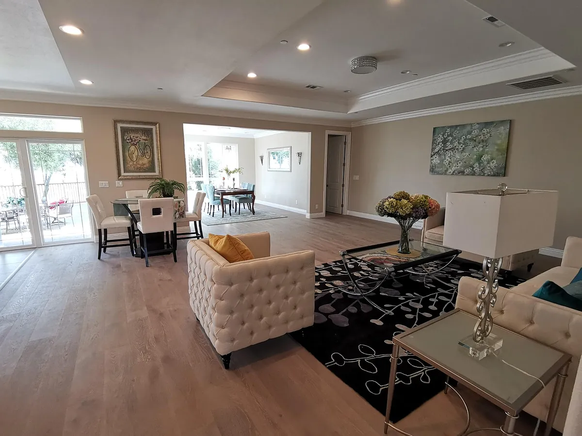 family room - 42438 Alvaniece Ct