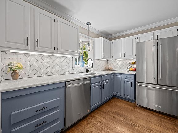 2nd image of 4900 Kinross Ct