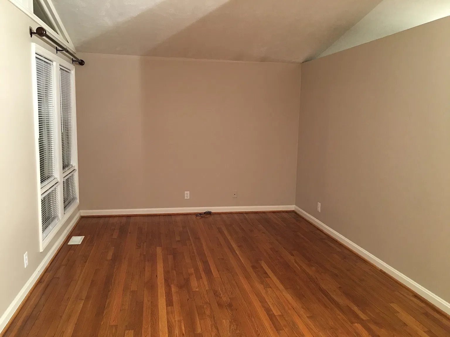 3 bed, 1.5 bath, 1400 sqft, $1,695 — Photo 4