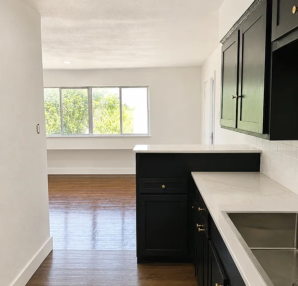 2712 Oakcliff St #4 — Photo 11