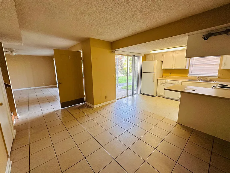 701 McDowell St #701 — Photo 4