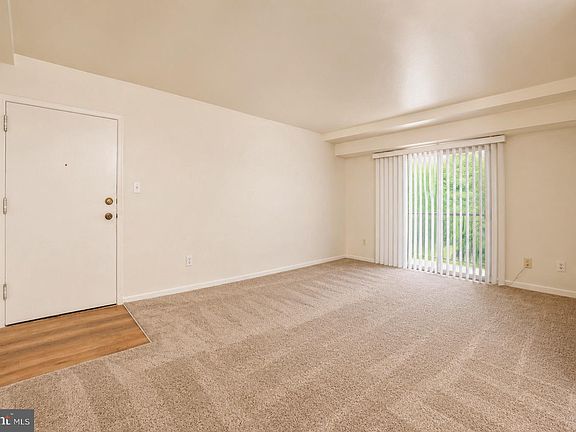 5th image of 4921 Quarles St NE #103