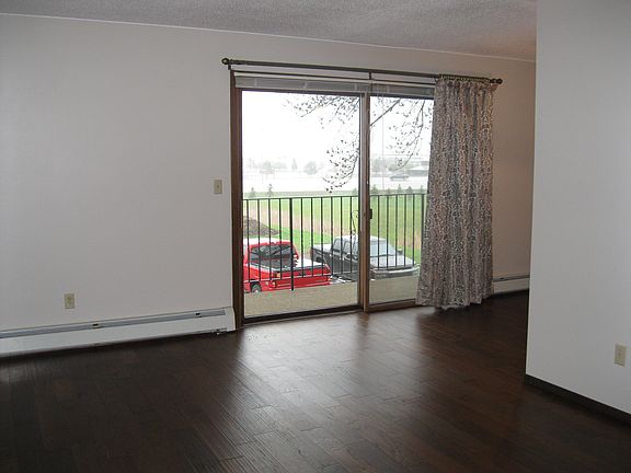 Living room-Hardwood floors