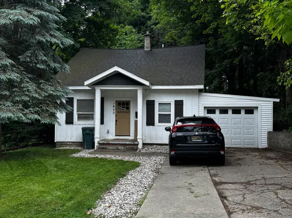 1450 4th St NW, Grand Rapids, MI 49504