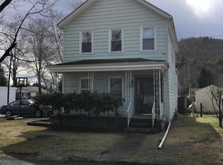 700 2nd St, Matamoras, PA 18336