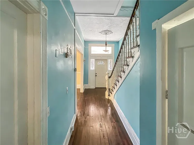 206 W 39th St — Photo 22