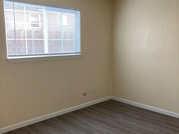 5th image of 208 E Vine St APT 3B