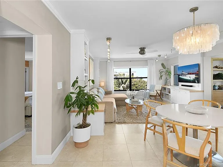 1289 NE Ocean Blvd #11 — Photo 14