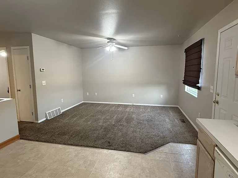 3390 Canyon Dr #D11 — Photo 8