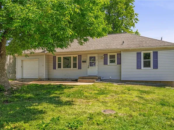 312 S Chester Ter, Olathe, KS 66061