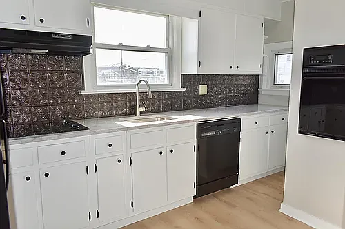 122 S 7th St #B — Photo 2