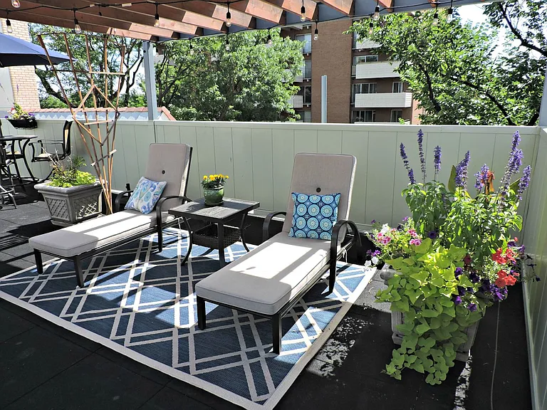 La Fonda Apartments — Photo 7