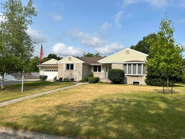320 E Roselawn Dr, Logansport, IN 46947