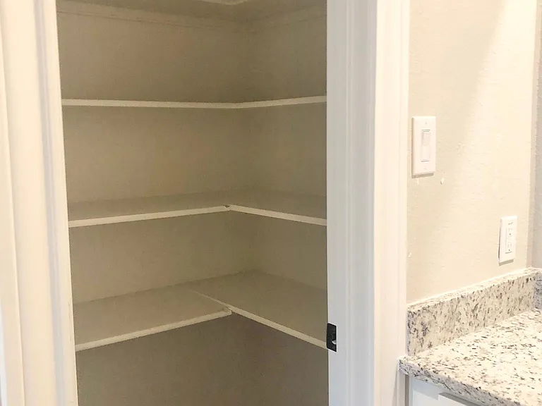 617 Harbor Oaks Dr — Photo 23