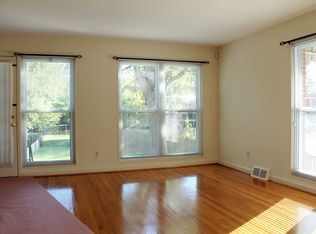 921 Owens Rd, Oxon Hill, MD 20745