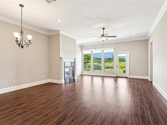 4th image of 342 Nicklaus Dr