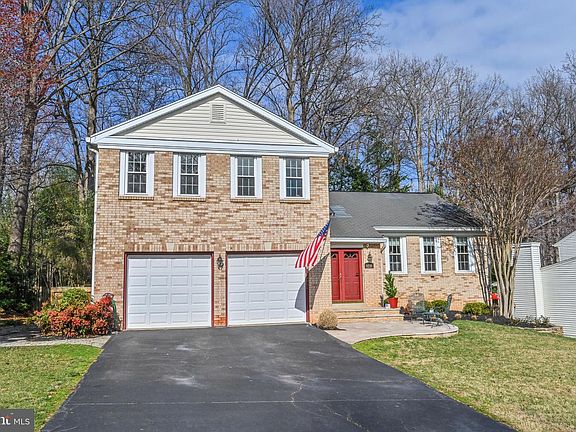 2nd image of 9210 Lake Braddock Dr