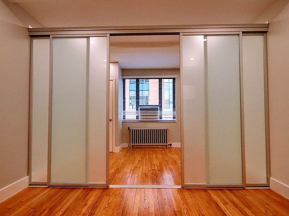 4th image of 11 Waverly Pl #9A