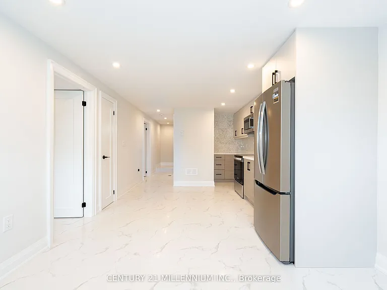 31 Mariposa Ave #C — Photo 13